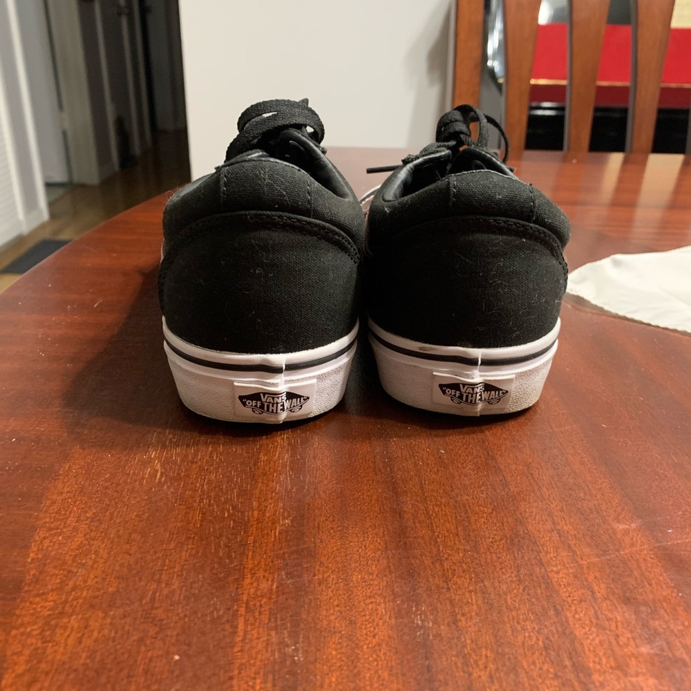 Vans - Picture 3 of 5